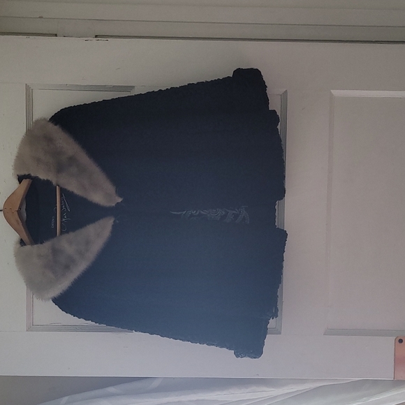 Eaton's persian lamb coat , with mink collar - Picture 3 of 13